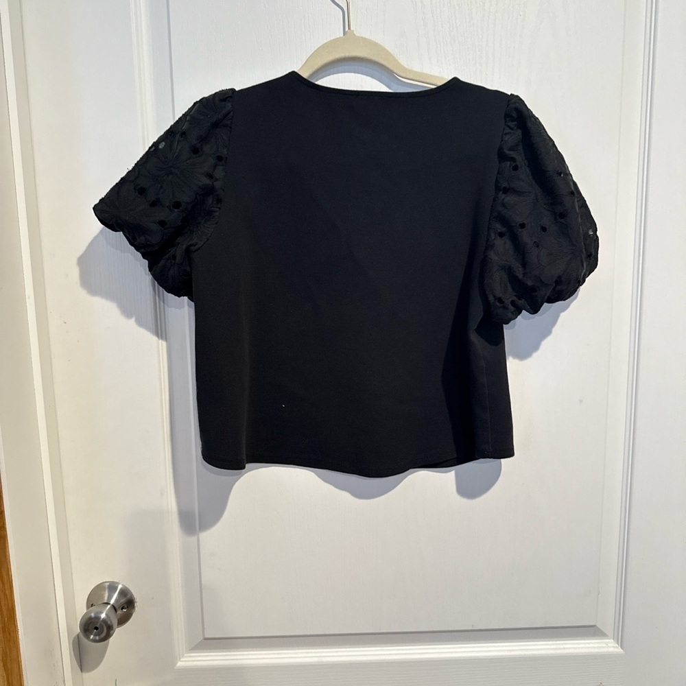Adrianna Papell Black Puff Sleeve Blouse